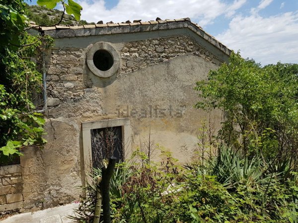 casa indipendente in vendita a Ragusa