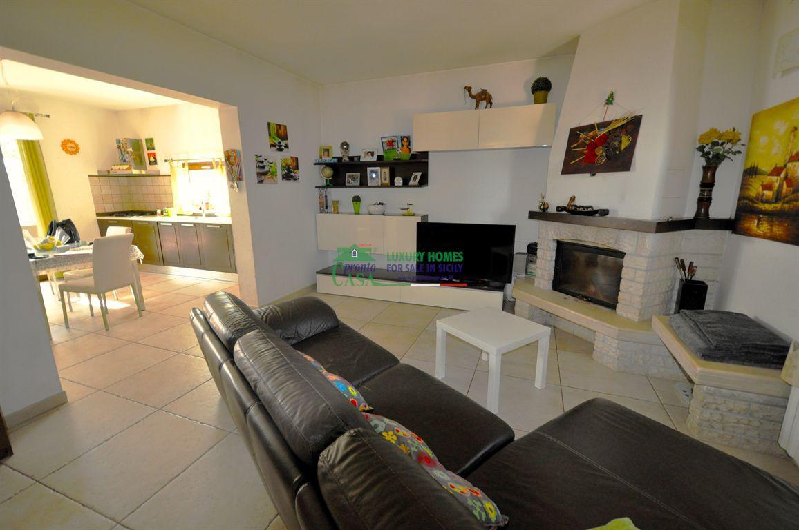 casa indipendente in vendita a Ragusa
