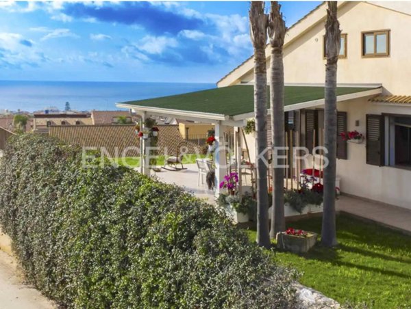 casa indipendente in vendita a Ragusa in zona Marina