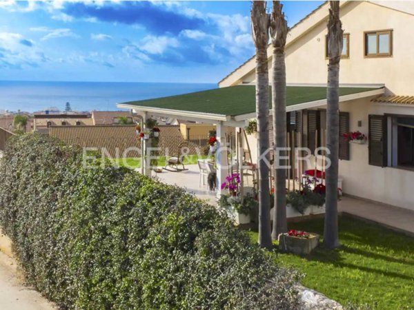 casa indipendente in vendita a Ragusa in zona Marina