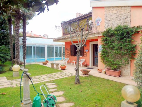 casa indipendente in vendita a Ragusa