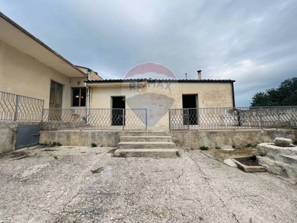 casa indipendente in vendita a Ragusa in zona San Giacomo / Bellocozzo