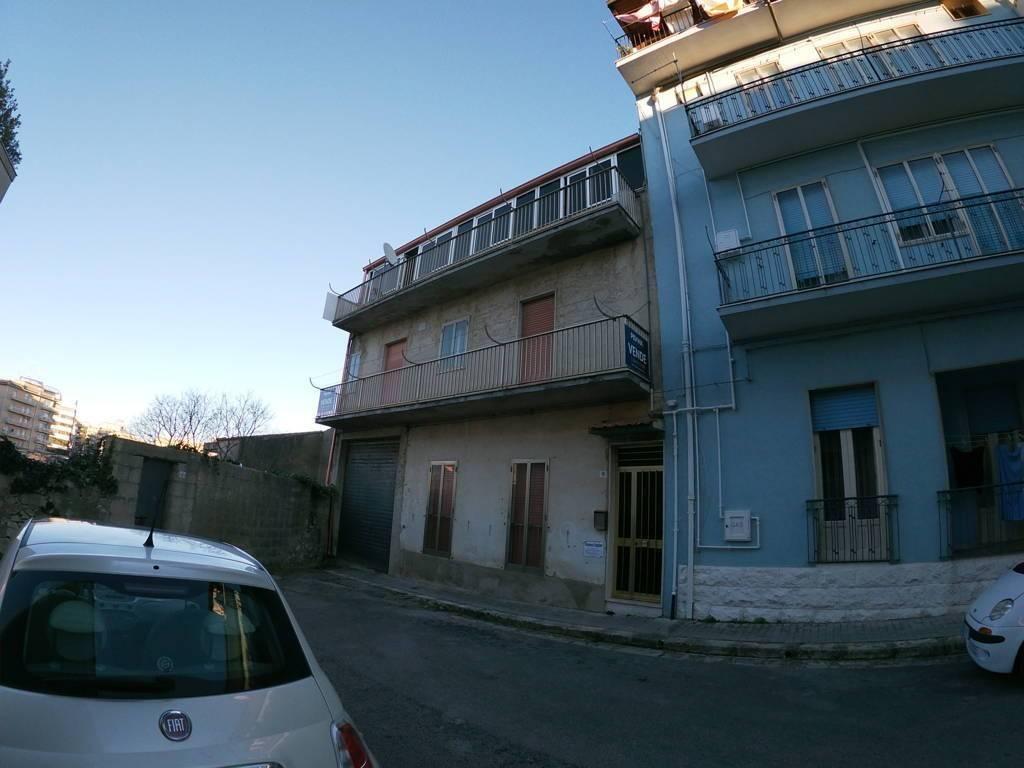 casa indipendente in vendita a Ragusa in zona Ibla