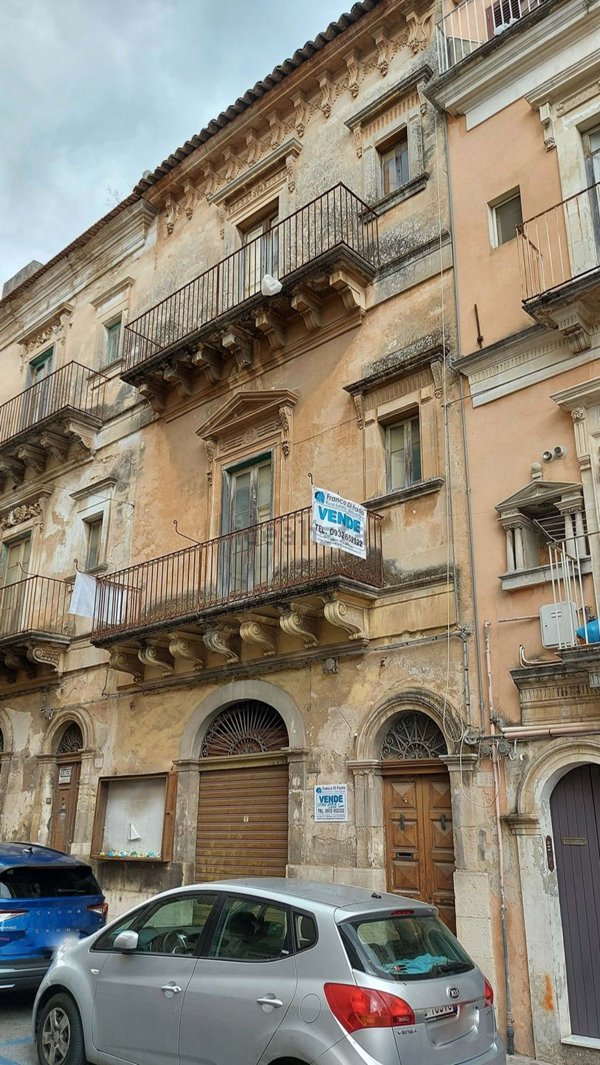 casa indipendente in vendita a Ragusa in zona Ragusa Centro