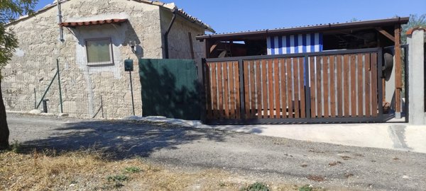casa indipendente in vendita a Ragusa