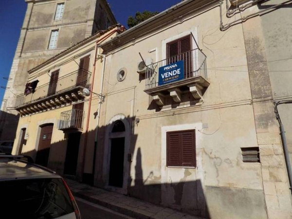 casa indipendente in vendita a Ragusa in zona Ibla