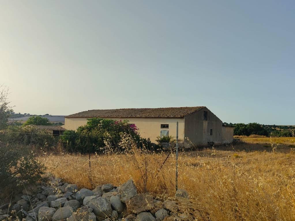 casale in vendita a Ragusa in zona Marina