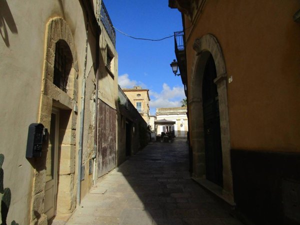 casa indipendente in vendita a Ragusa in zona Ibla