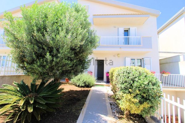 casa indipendente in vendita a Ragusa