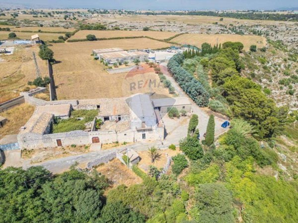 casa indipendente in vendita a Ragusa