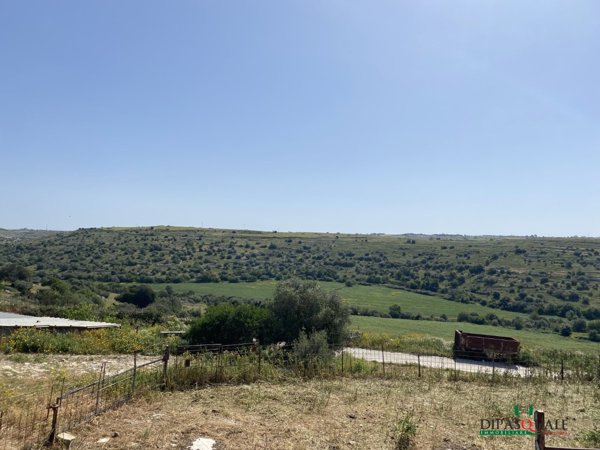 casa indipendente in vendita a Ragusa