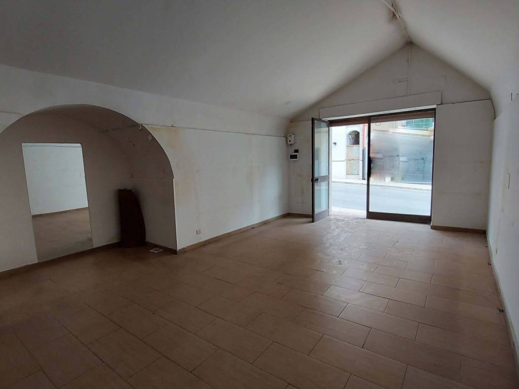 negozio in vendita a Ragusa in zona Ragusa Centro