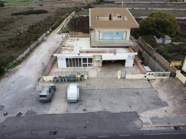 negozio in vendita a Ragusa in zona Ragusa Centro