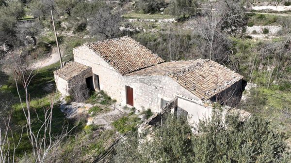 casa indipendente in vendita a Ragusa in zona San Giacomo / Bellocozzo