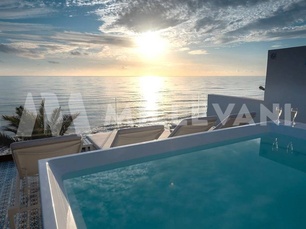 casa indipendente in vendita a Ragusa in zona Marina