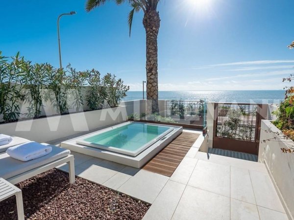 casa indipendente in vendita a Ragusa in zona Marina