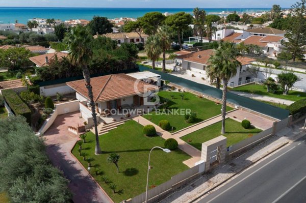 casa indipendente in vendita a Ragusa in zona Marina