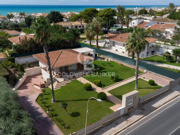 casa indipendente in vendita a Ragusa in zona Marina