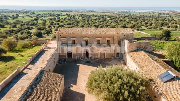 casa indipendente in vendita a Ragusa