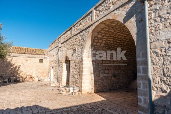 casa indipendente in vendita a Ragusa