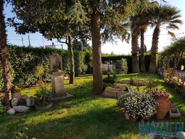 casa indipendente in vendita a Ragusa in zona Ibla
