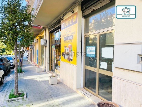 locale commerciale in vendita a Ragusa