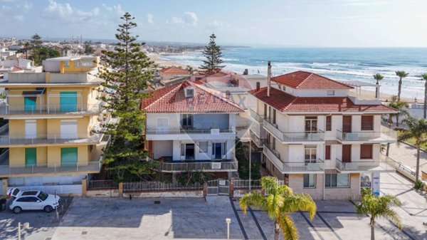 casa indipendente in vendita a Ragusa in zona Marina