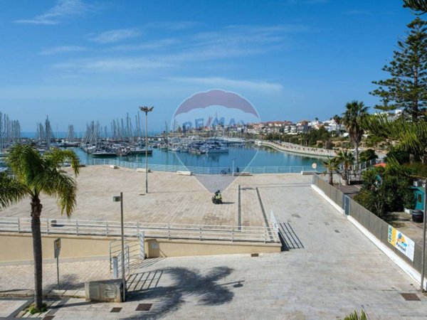 casa indipendente in vendita a Ragusa in zona Marina