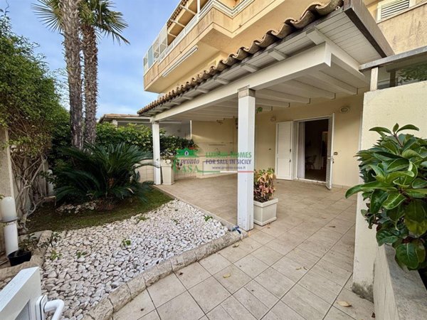casa indipendente in vendita a Ragusa in zona Marina