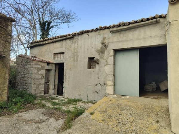 casa indipendente in vendita a Ragusa in zona San Giacomo / Bellocozzo