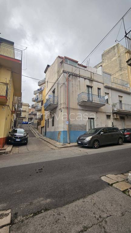 casa indipendente in vendita a Ragusa in zona Ragusa Centro
