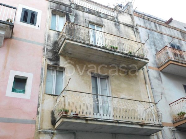 casa indipendente in vendita a Ragusa in zona Ragusa Centro