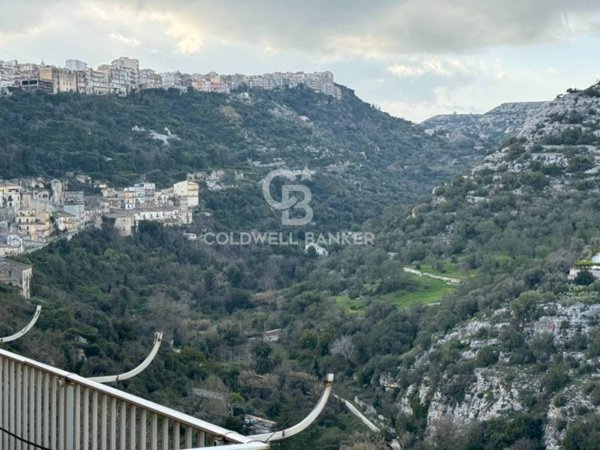 casa indipendente in vendita a Ragusa in zona Ibla