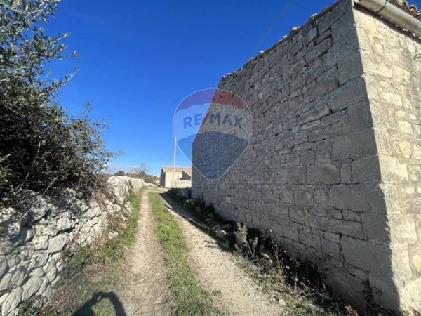 casa indipendente in vendita a Ragusa in zona San Giacomo / Bellocozzo