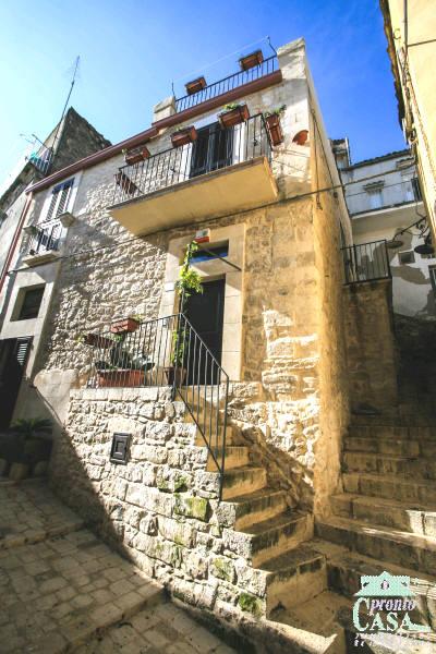 casa indipendente in vendita a Ragusa in zona Ibla