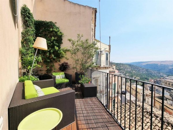 casa indipendente in vendita a Ragusa in zona Ibla