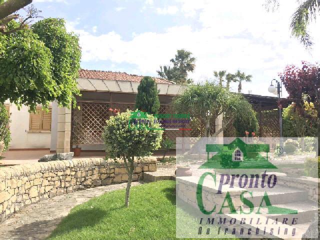 casa indipendente in vendita a Ragusa