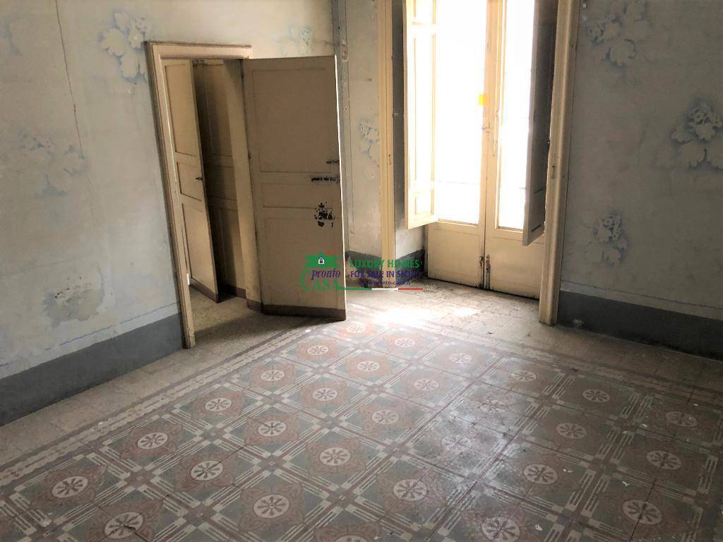 casa indipendente in vendita a Ragusa in zona Ibla