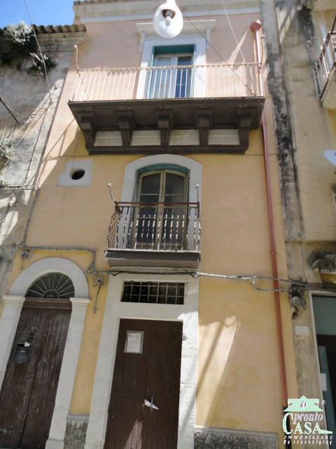 casa indipendente in vendita a Ragusa in zona Ragusa Centro