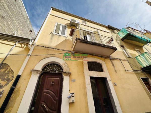 casa indipendente in vendita a Ragusa