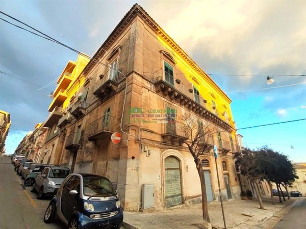 casa indipendente in vendita a Ragusa in zona Ibla