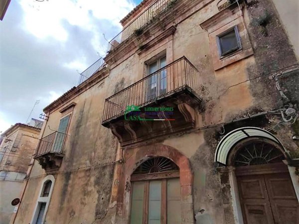 casa indipendente in vendita a Ragusa in zona Ibla