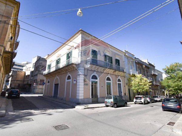 casa indipendente in vendita a Ragusa in zona Ibla