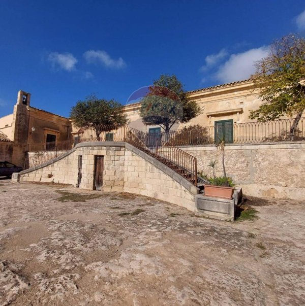 appartamento in vendita a Ragusa in zona Marina