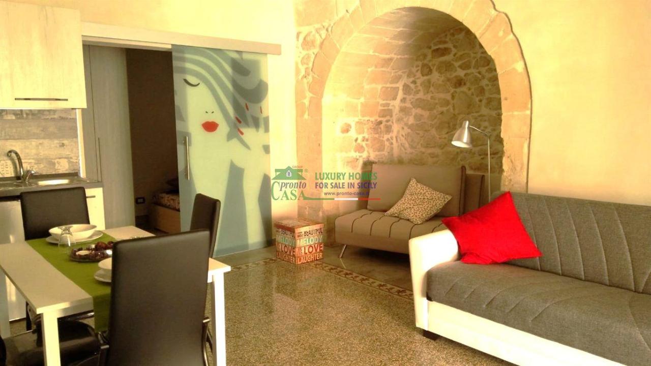 casa indipendente in vendita a Ragusa in zona Ibla