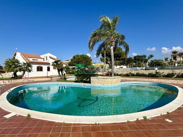 casa indipendente in vendita a Ragusa in zona Marina