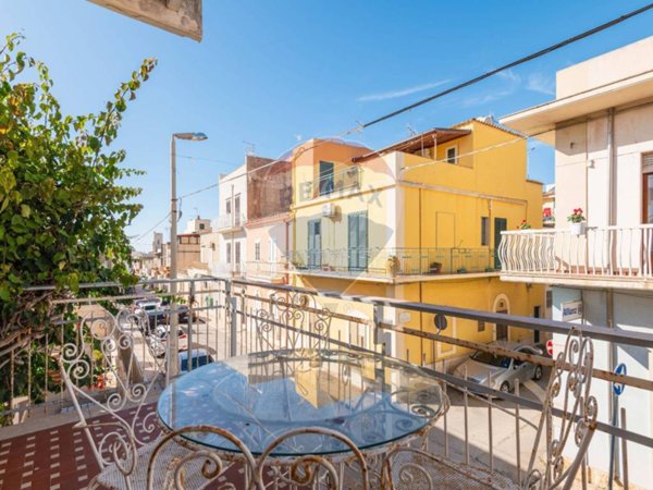 casa indipendente in vendita a Ragusa in zona Marina