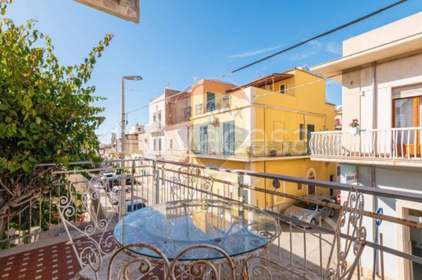 casa indipendente in vendita a Ragusa in zona Marina