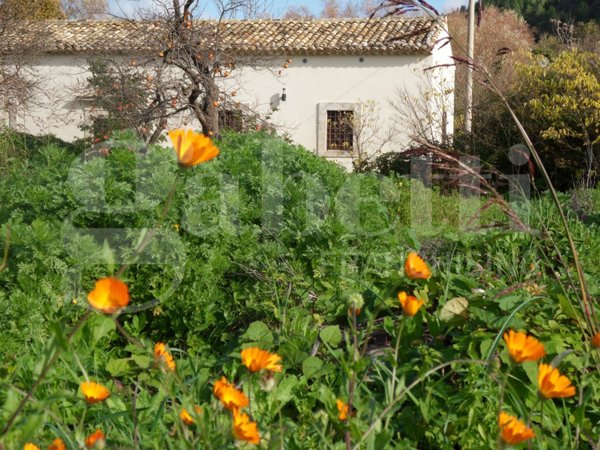 casa indipendente in vendita a Ragusa in zona Ibla