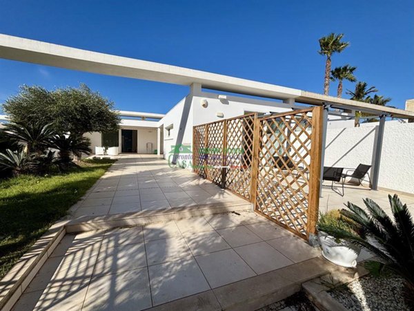 casa indipendente in vendita a Ragusa in zona Marina